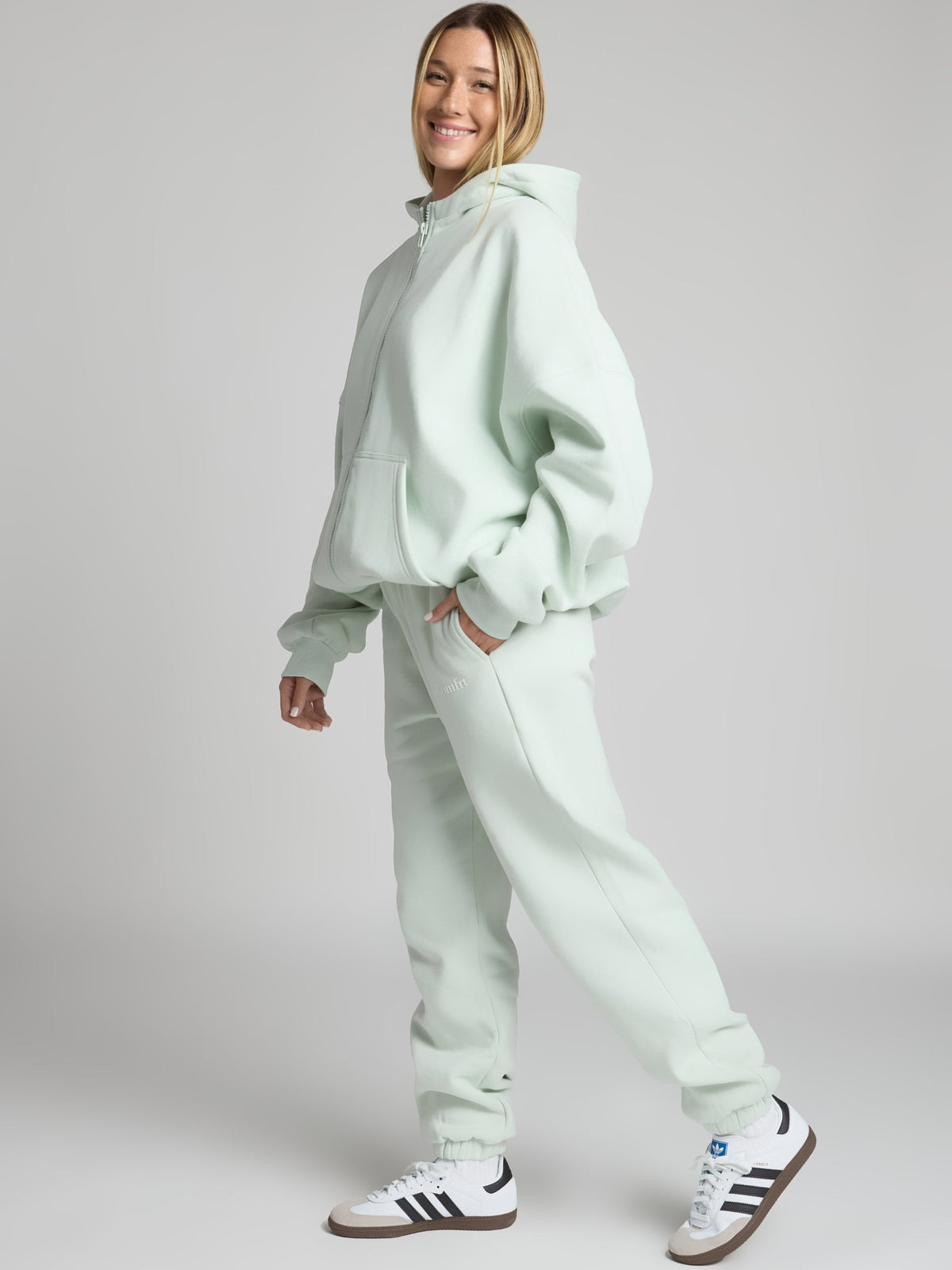 Comfrt Cloud Zip Hoodie