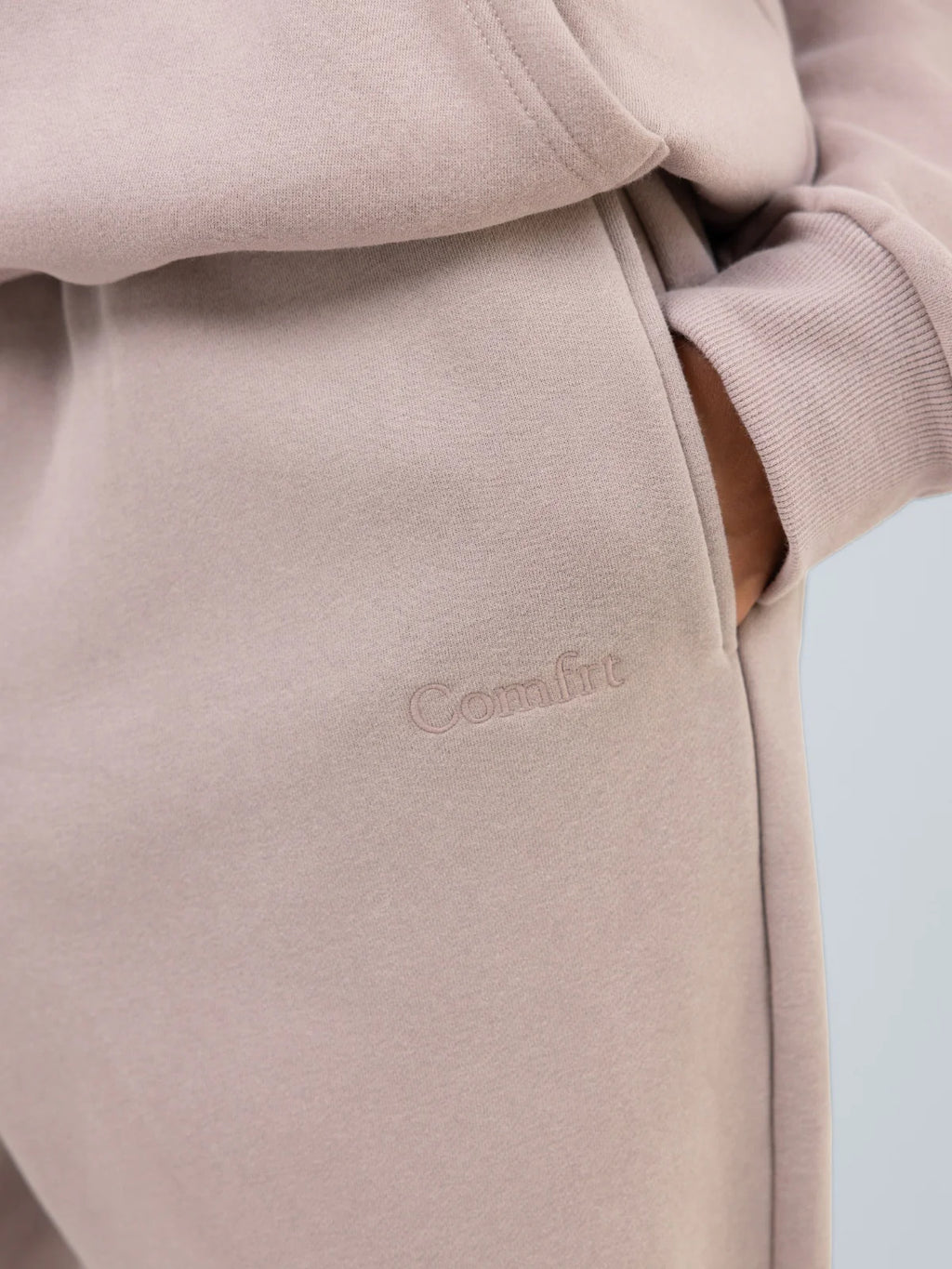 Comfrt Signature Straight Leg Sweatpants